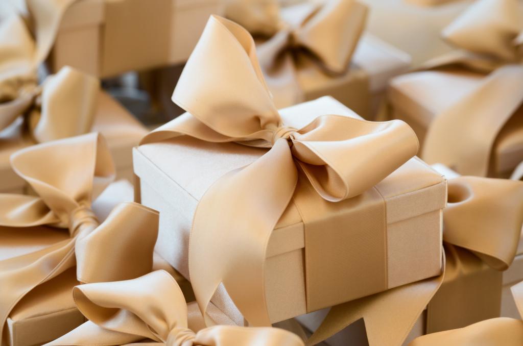 How Online Fashion Retailers Can Transition to Sustainable Packaging
