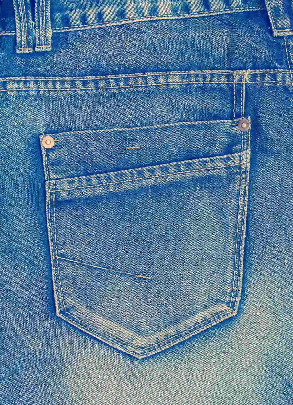 Why Tailoring and Fabric Matter When Choosing Lasting Jeans
